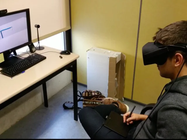 Drawing with a tablet and vr